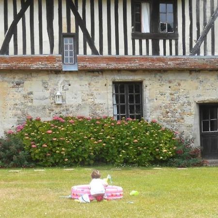 La Ferme Du Chateau Fauguernon 外观 照片