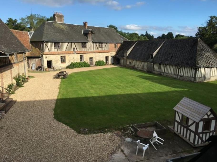 La Ferme Du Chateau Fauguernon 外观 照片